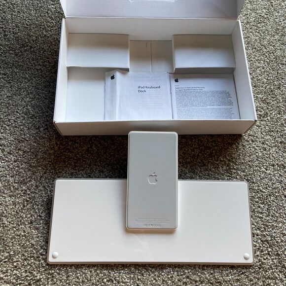 APPLE IPAD KEYBOARD DOCK MC533LL/B - Picture 6 of 6